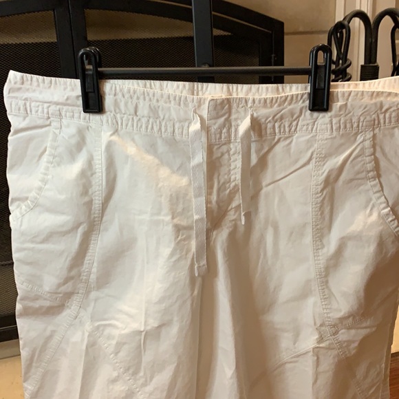 Nike white shorts size large 12-14 - Picture 3 of 5